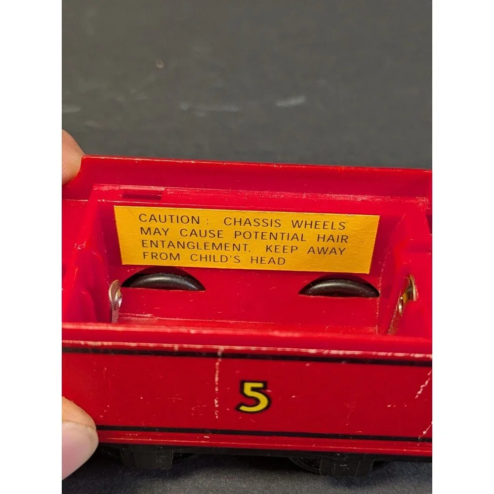 Thomas & Friends Trackmaster Motorized James Engine With Tender 2002